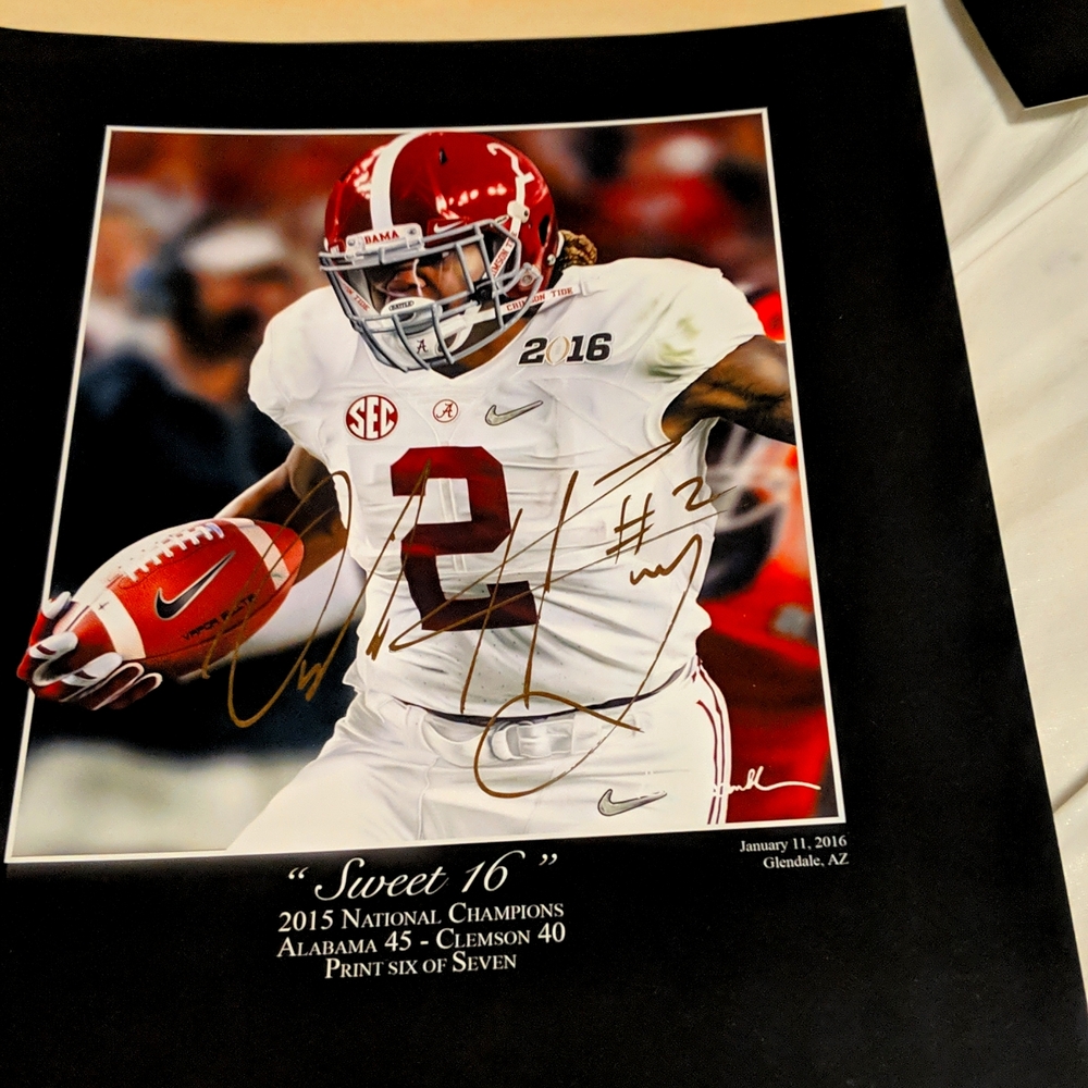 AUTHENTIC AUTOGRAPHED DERRICK HENRY SWEET 16 PRINT EXC.COND